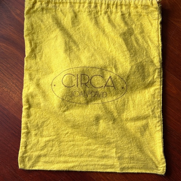 Joan & David Classic Brown Heels and Shoe Bag - Picture 9 of 10